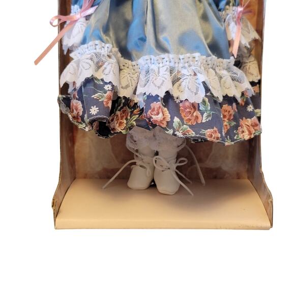 Treasured Memories 12" Porcelain Doll 1991 Special Edition ACM in Original Box - Picture 4 of 16